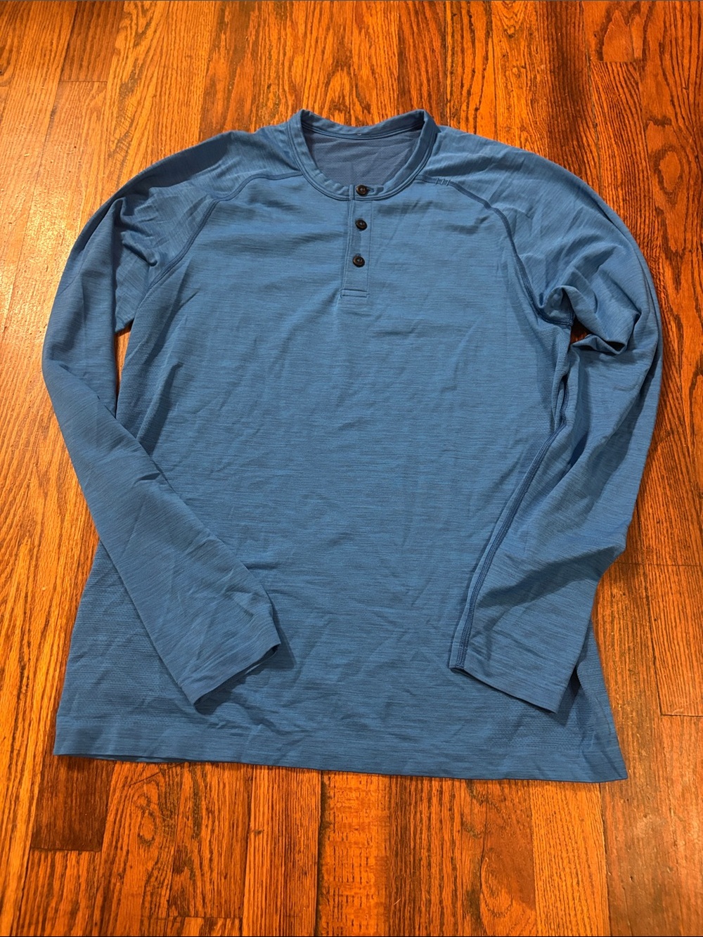 🎉Lululemon athletica Blue Long-Sleeve.
